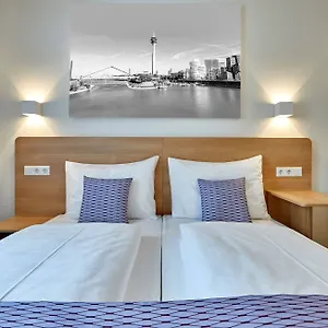 https://mcdreams-hotel-dusseldorf-city.dortmundhotels.net